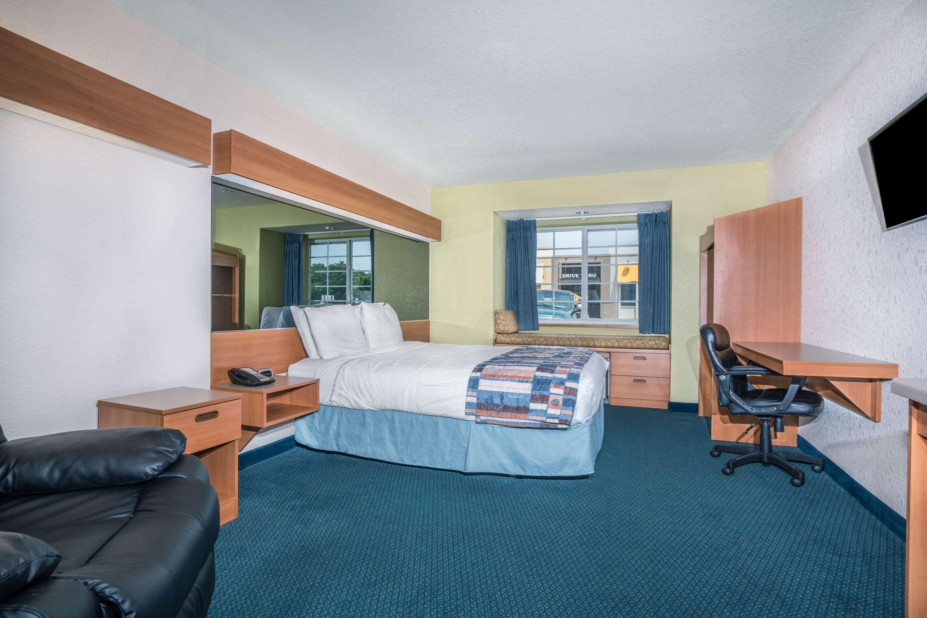 Microtel Inn & Suites Tomah Exteriör bild