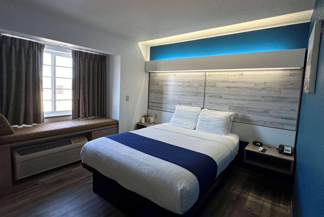 Microtel Inn & Suites Tomah Exteriör bild