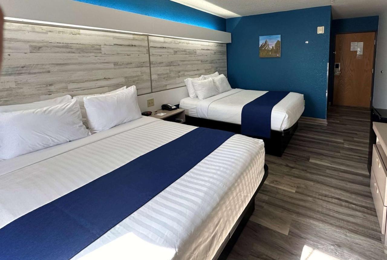 Microtel Inn & Suites Tomah Exteriör bild