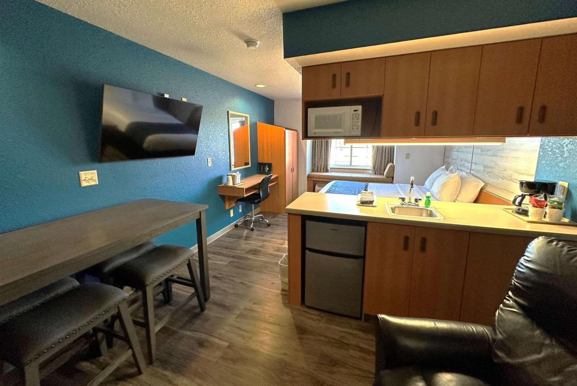 Microtel Inn & Suites Tomah Exteriör bild