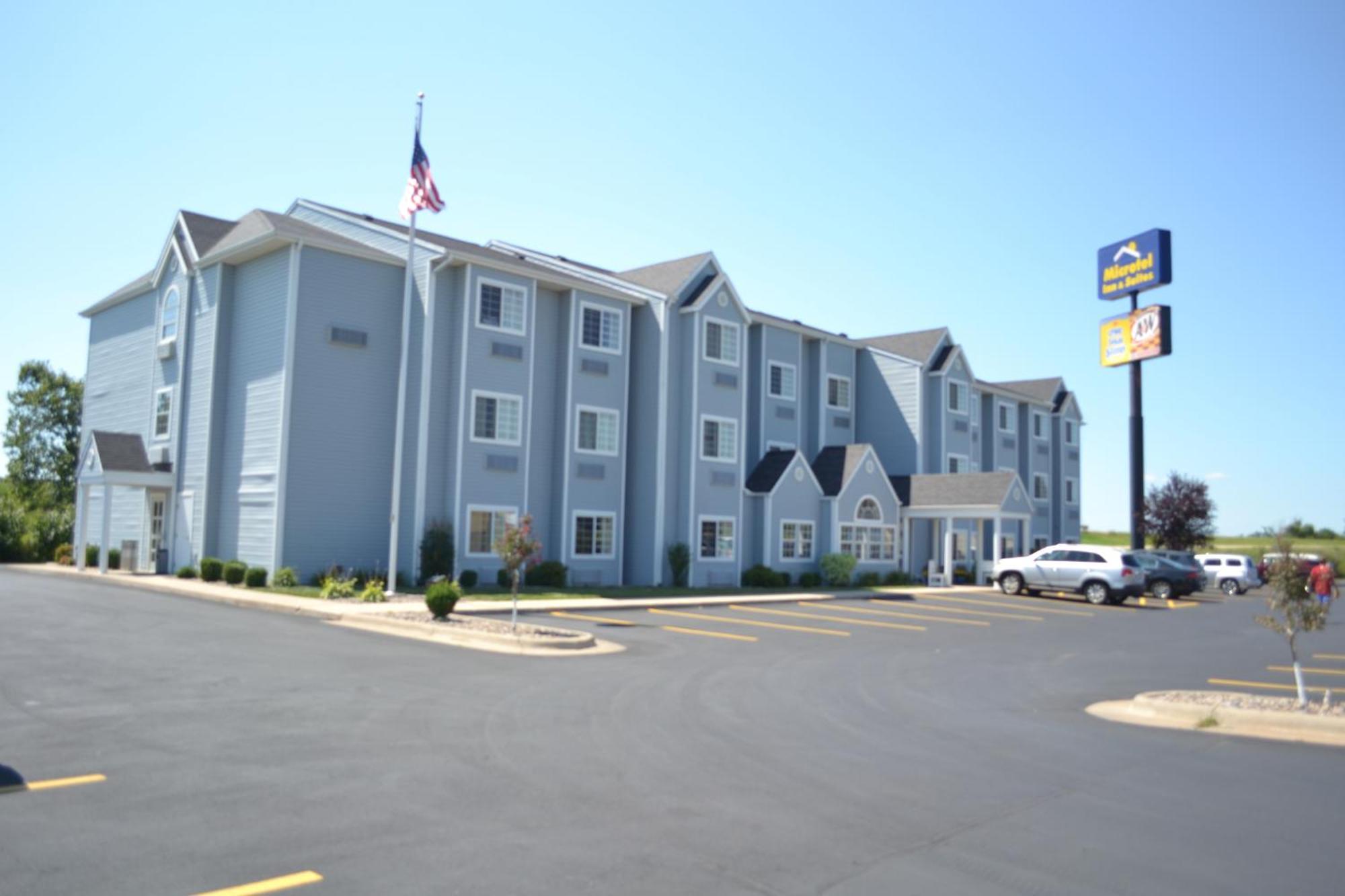 Microtel Inn & Suites Tomah Exteriör bild