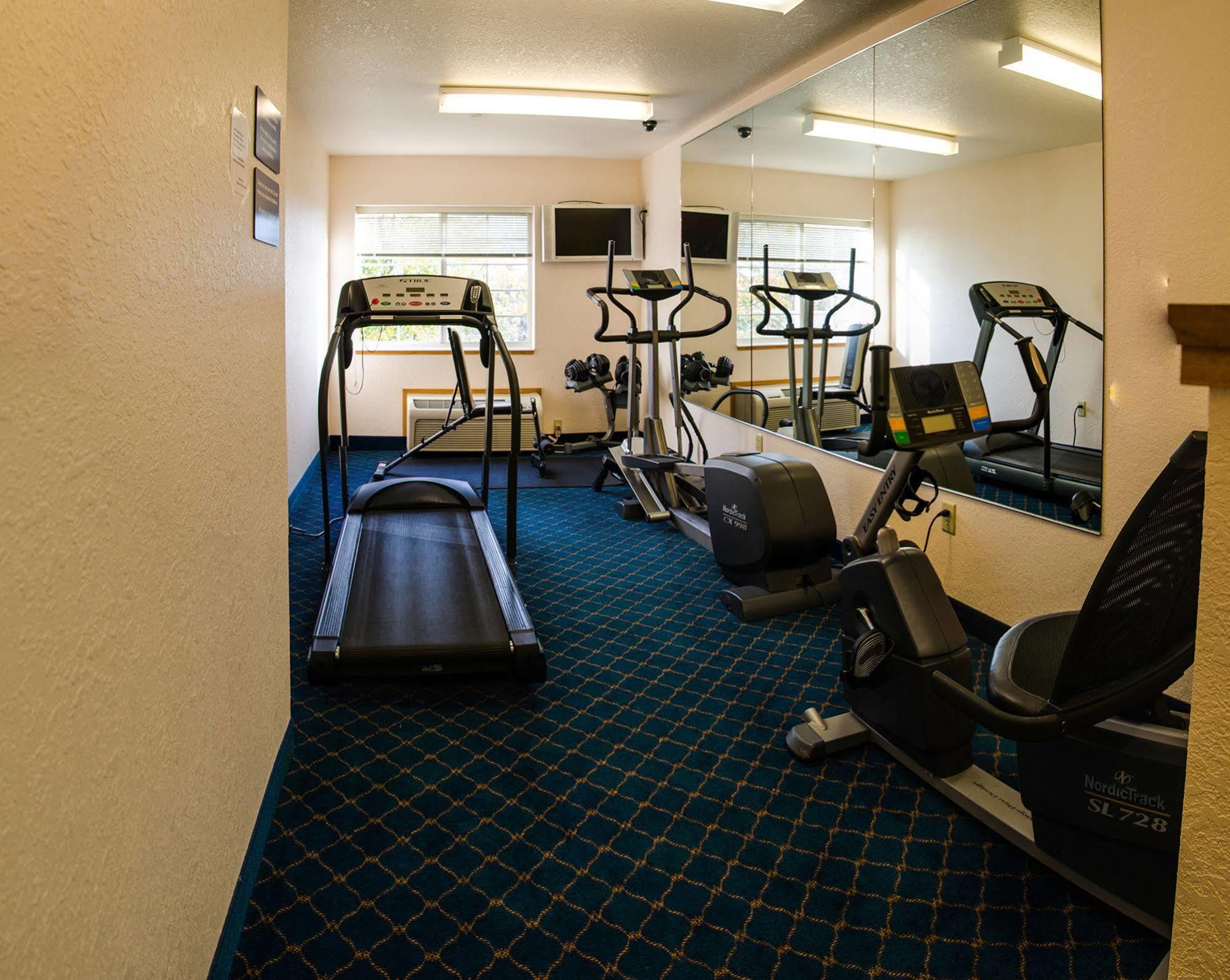 Microtel Inn & Suites Tomah Exteriör bild